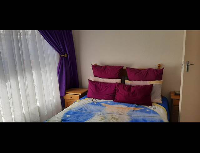 3 bed property to rent in DEWALD HATTINGH PARK