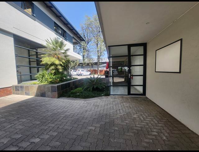 240M² WAREHOUSE TO LET IN ALLANDALE