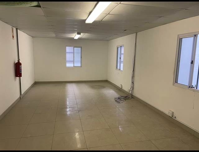 492M² WAREHOUSE TO LET IN CAPRICORN