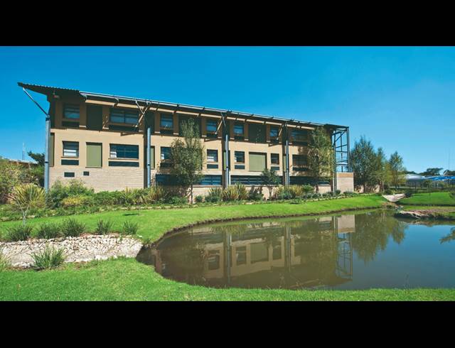 1,840M² OFFICE TO LET IN RANDJESPARK