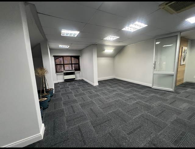 80M² SERVICED OFFICE TO LET IN ROSEBANK