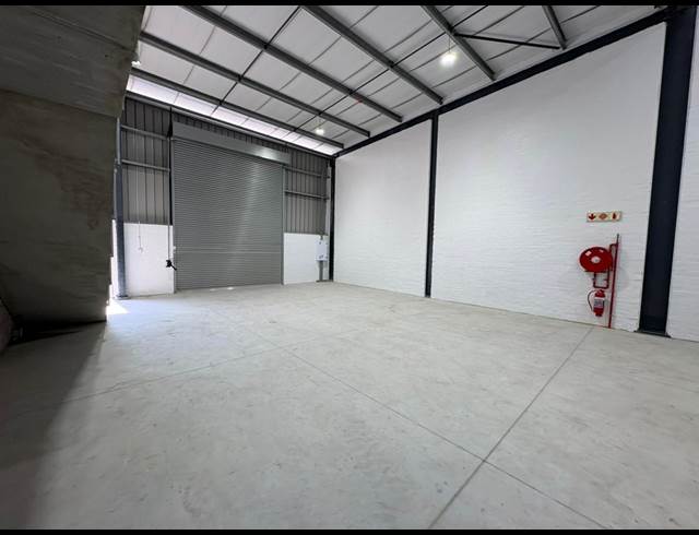 464M² WAREHOUSE TO LET IN FIRGROVE