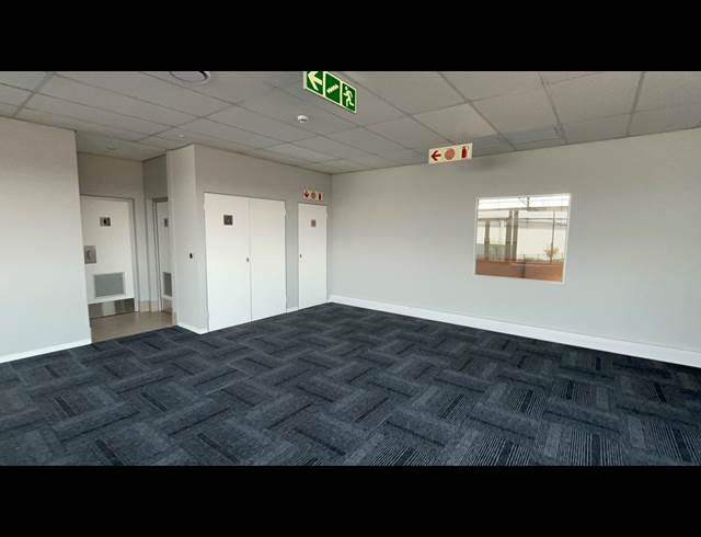 2,208M² WAREHOUSE TO LET IN AIRPORT PARK