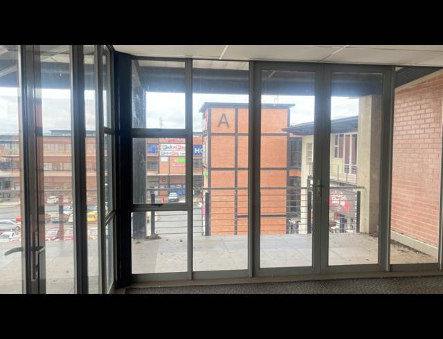 377M² OFFICE TO LET IN NORTH RIDING