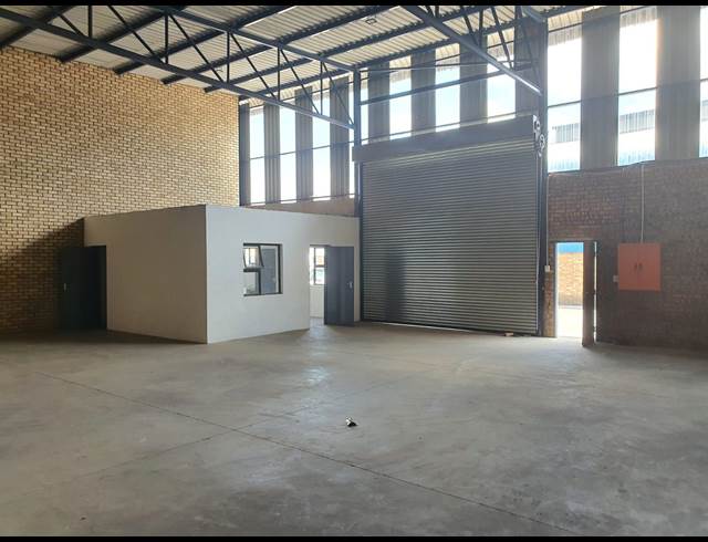 270M² WAREHOUSE TO LET IN TULISA PARK