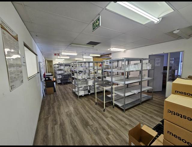 1,175M² OFFICE TO LET IN CENTURY CITY