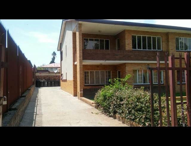 1 bed property to rent in FLORIDA