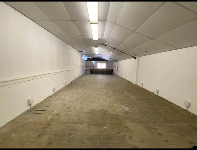 318M² WAREHOUSE TO LET IN MARCONI BEAM INDUSTRIA