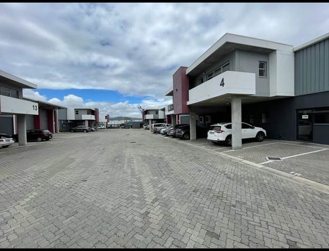 517M² WAREHOUSE TO LET IN STIKLAND INDUSTRIAL