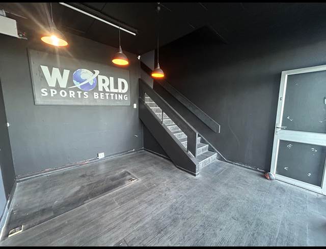 582M² OFFICE TO LET IN PAARDEN EILAND
