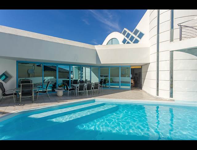 4 BEDROOM HOUSE TO LET IN BLOUBERGSTRAND