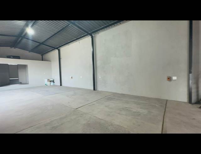 200M² WAREHOUSE TO LET IN ACTIVIA PARK