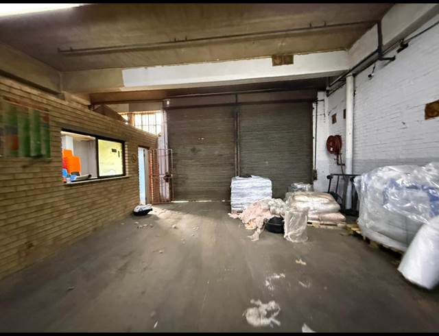 380M² WAREHOUSE TO LET IN INDUSTRIA WEST