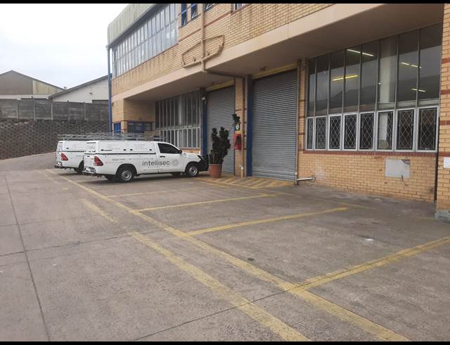 630M² WAREHOUSE TO LET IN NEW GERMANY