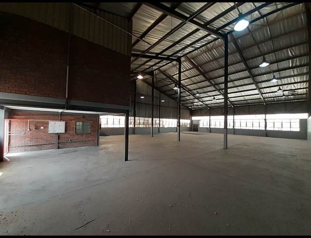 710M² WAREHOUSE TO LET IN ROBERTVILLE