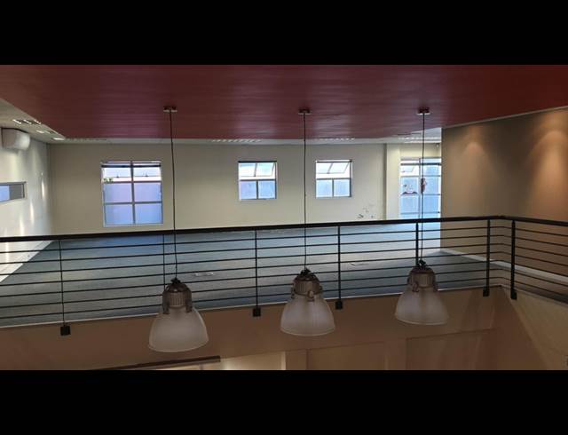 3,100M² WAREHOUSE TO LET IN MARCONI BEAM INDUSTRIA