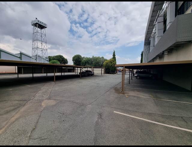 3,651M² OFFICE TO LET IN STEELEDALE