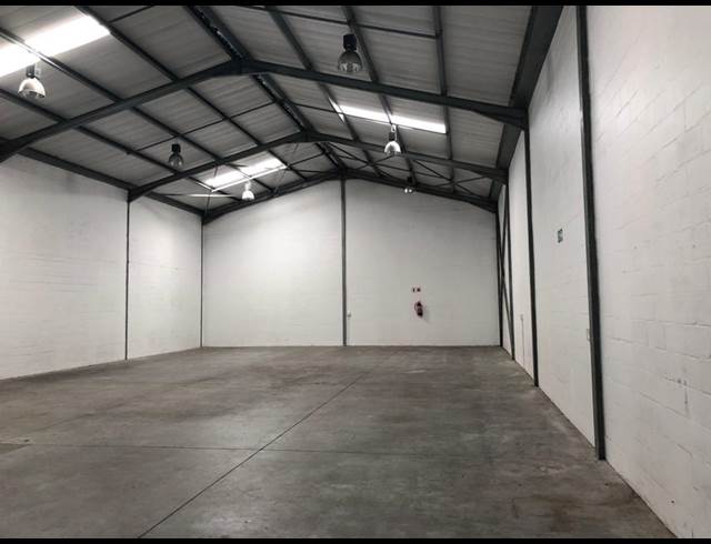400M² BUILDING TO LET IN SAXENBURG PARK 1