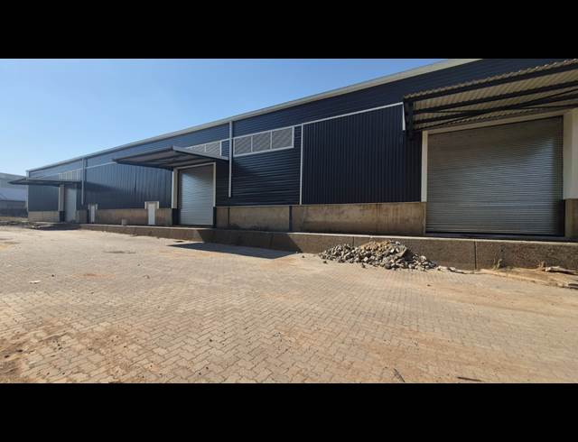 7,000M² WAREHOUSE TO LET IN ANDERBOLT