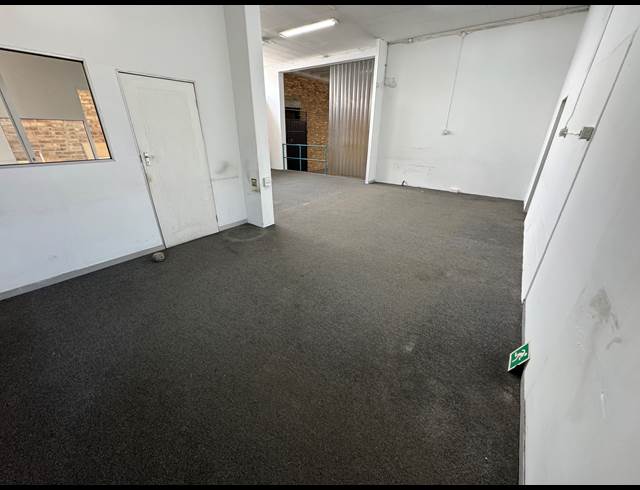 Business property to rent in FAIRVIEW