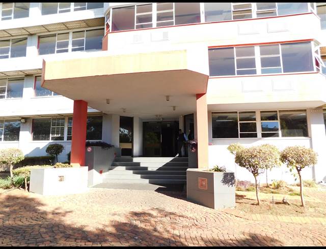 860M² OFFICE TO LET IN FERNDALE