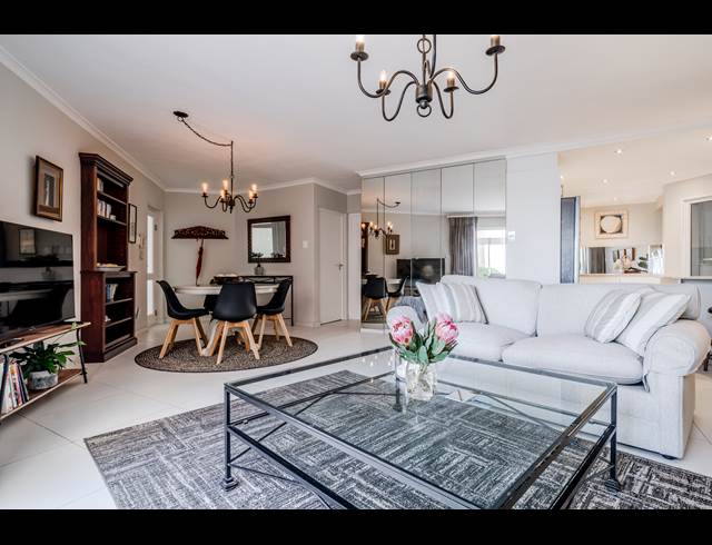 2 BEDROOM APARTMENT TO LET IN BANTRY BAY