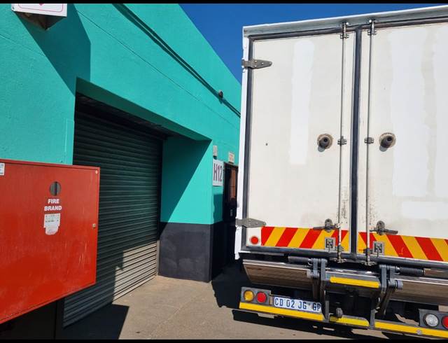 155M² WAREHOUSE TO LET IN STEELEDALE
