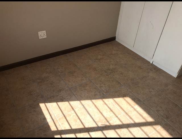 3 bed property to rent in CONSTANTIA KLOOF