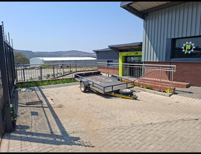 457M² WAREHOUSE TO LET IN RIVERSIDE PARK