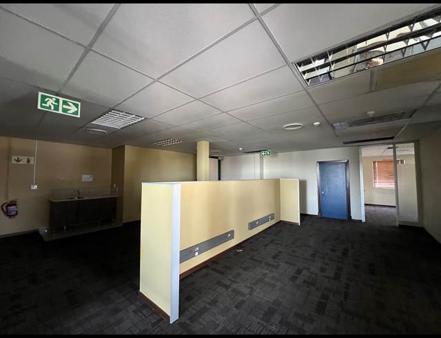 430.50M² OFFICE TO LET IN HIGHVELD