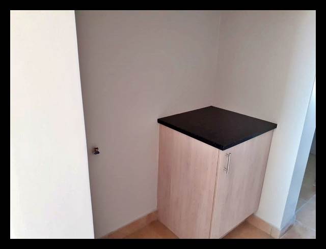 1 BEDROOM PROPERTY TO RENT IN DOUGLAS VALLEY