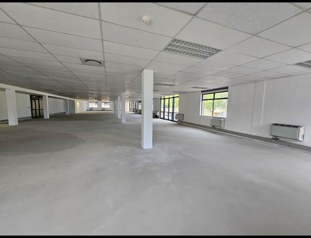 1,014M² OFFICE TO LET IN PLATTEKLOOF