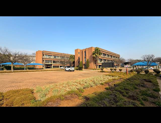 441M² OFFICE TO LET IN ALRODE