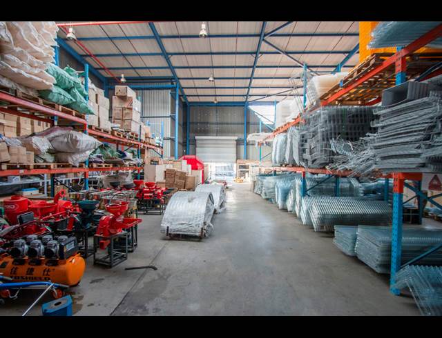 2,128M² WAREHOUSE TO LET IN SPARTAN