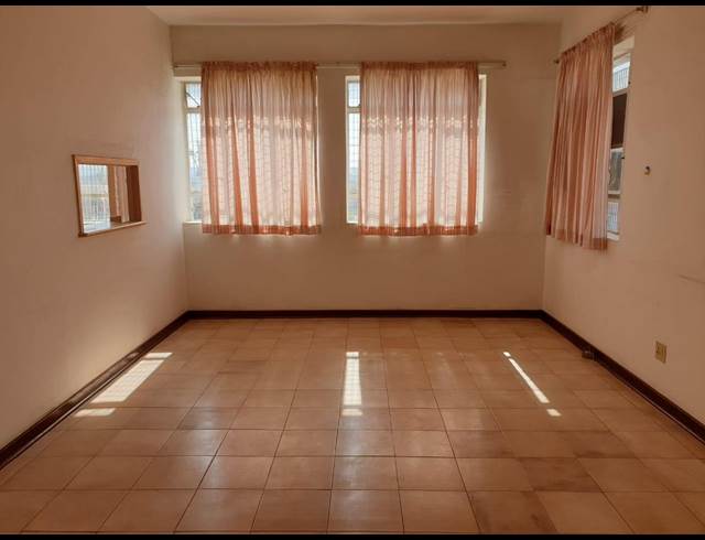 75M² OFFICE TO LET IN ELECTRON