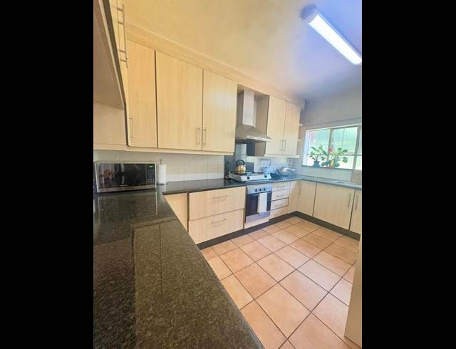 2 BEDROOM PROPERTY TO RENT IN SENDERWOOD