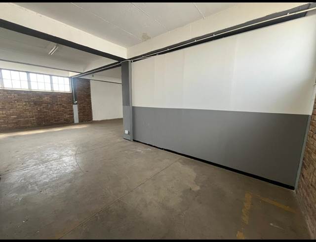 261M² WAREHOUSE TO LET IN EASTLEIGH