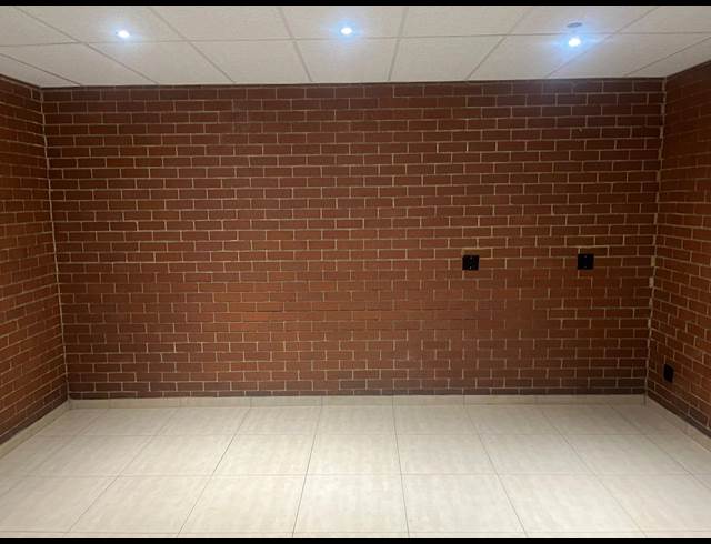 25M² OFFICE TO LET IN ORMONDE