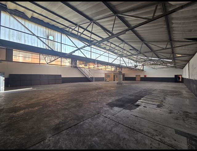 657M² WAREHOUSE TO LET IN KOEDOESPOORT INDUSTRIAL