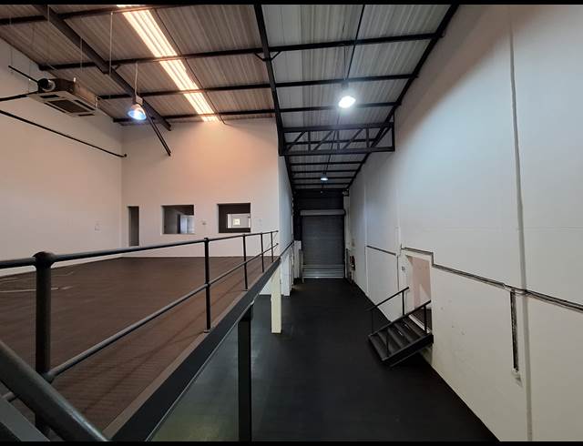 353M² WAREHOUSE TO LET IN NORTH RIDING