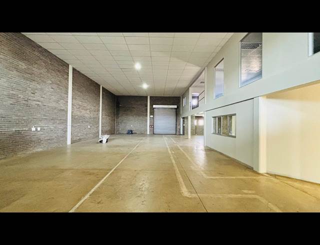 550M² WAREHOUSE TO LET IN STORMILL
