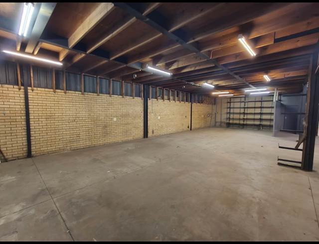 952M² WAREHOUSE TO LET IN HENNOPSPARK
