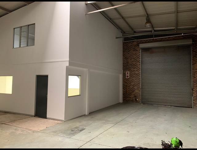 252M² WAREHOUSE TO LET IN LASER PARK
