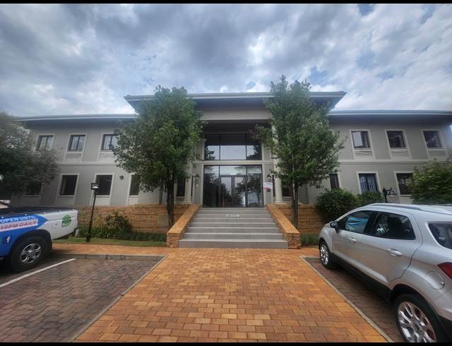 206M² OFFICE TO LET IN VORNA VALLEY