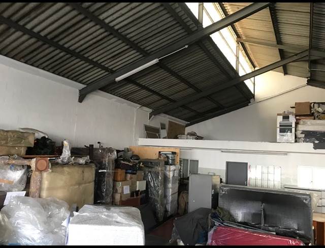 255M² WAREHOUSE TO LET IN STIKLAND INDUSTRIAL