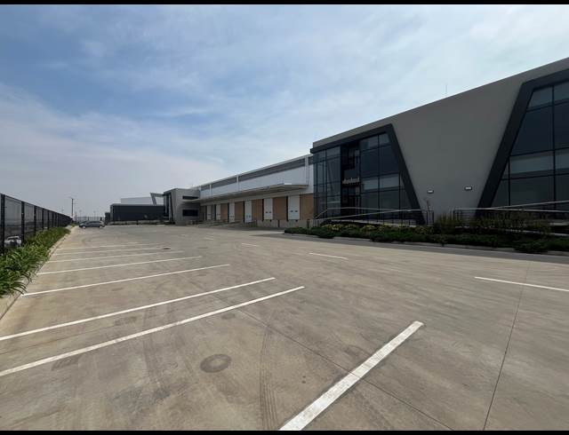 8,300M² WAREHOUSE TO LET IN AIRPORT PARK