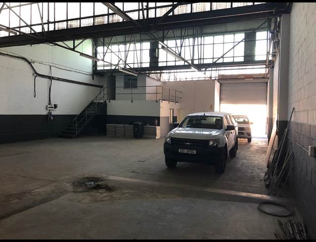 360M² WORKSHOP TO LET IN EPPING INDUSTRIAL