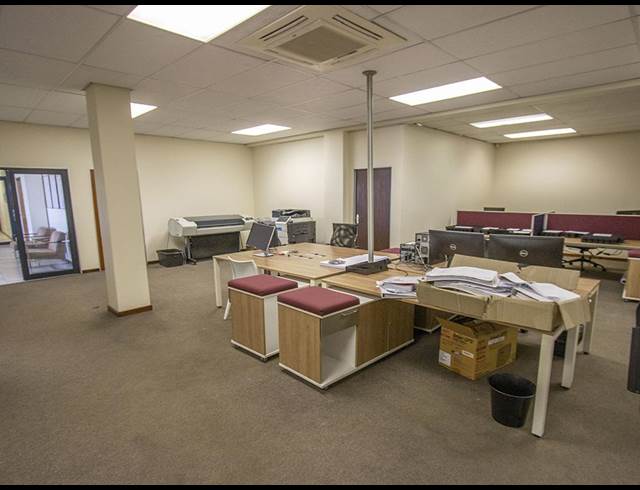 1,569M² OFFICE TO LET IN RANDJESPARK