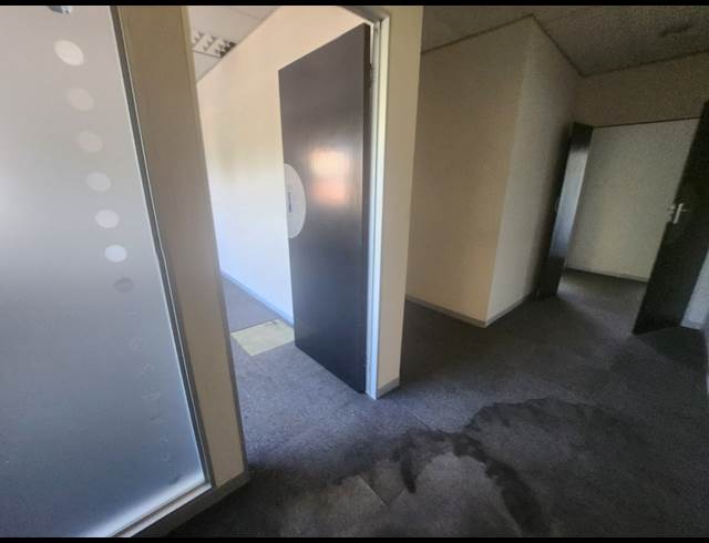 1,153M² OFFICE TO LET IN RANDJESPARK
