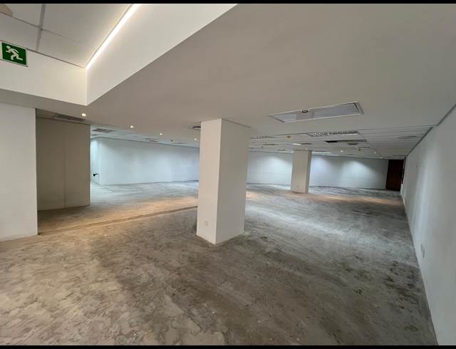 247M² OFFICE TO LET IN SUNNINGDALE
